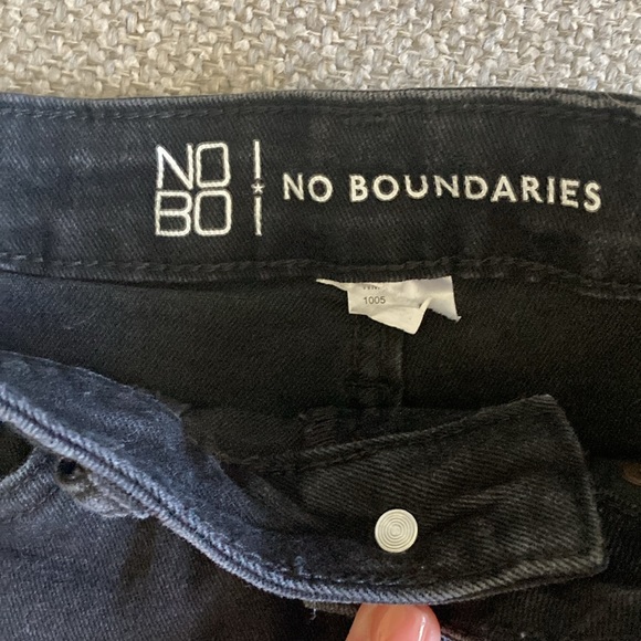 2 pairs of jean shorts - Picture 7 of 7